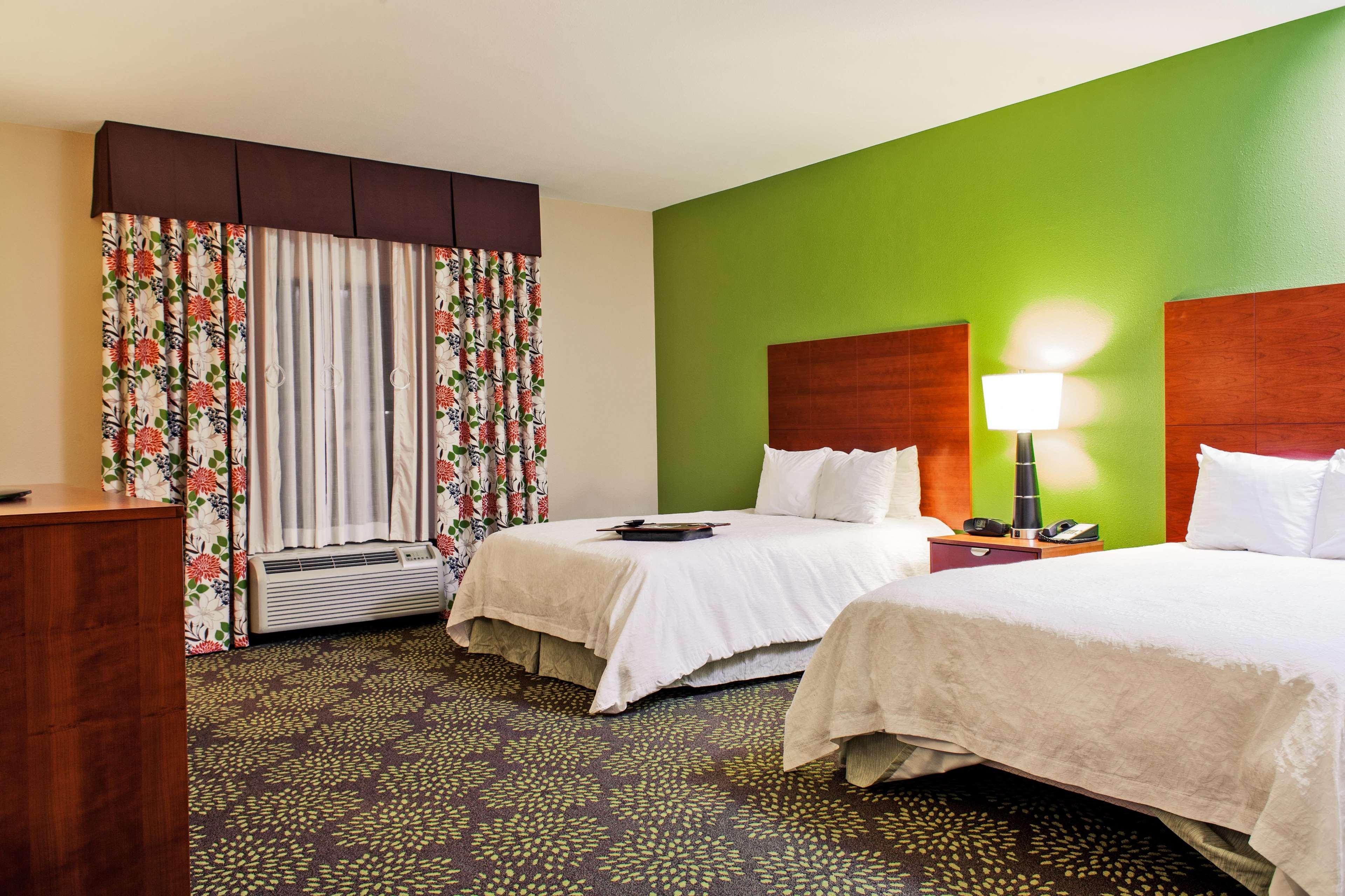 Hampton Inn&suites 3*