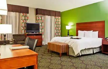 Hampton Inn&suites 3*
