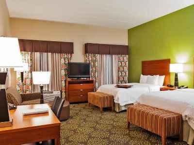 Hampton & Hotel